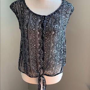 🌺3 for $15 Maurices tie top (118)